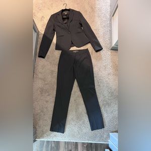 Suzy Shier suit set